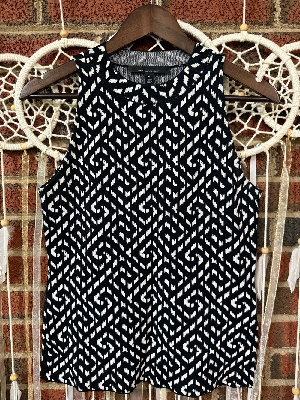 White House Black Market Black & White Geometric Sleeveless Tank Women’s M
